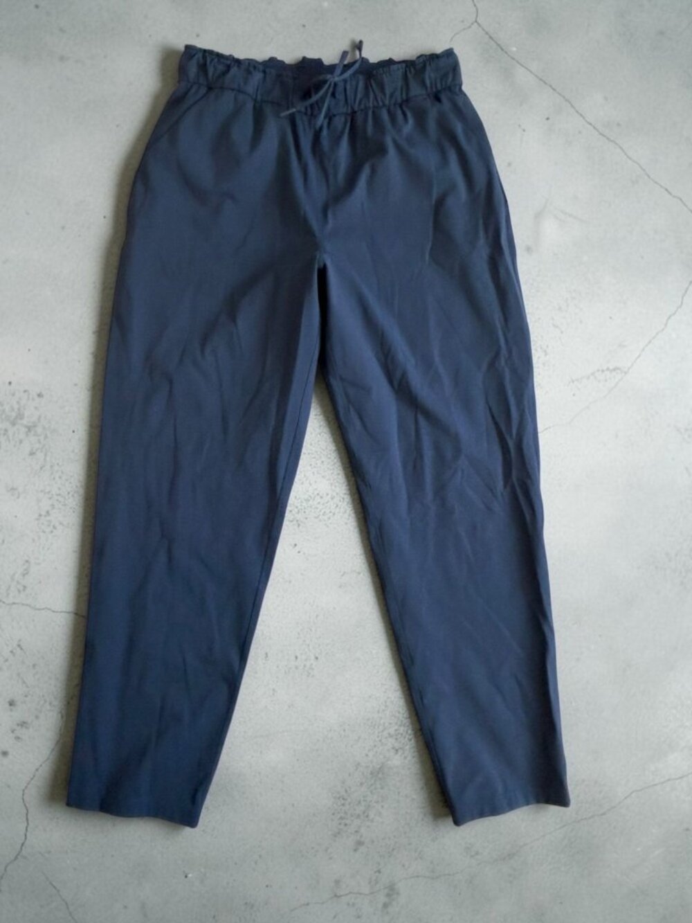 LULULEMON Navy Drawstrjng Waist Active Ankle Pants Size 8